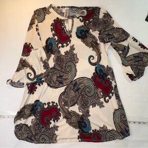 Gray Relaxed Graphic Tunic with 3/4 Sleeves